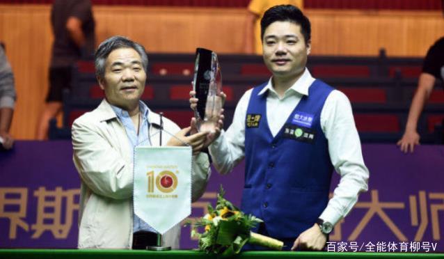 球又有单刀 球又有单刀