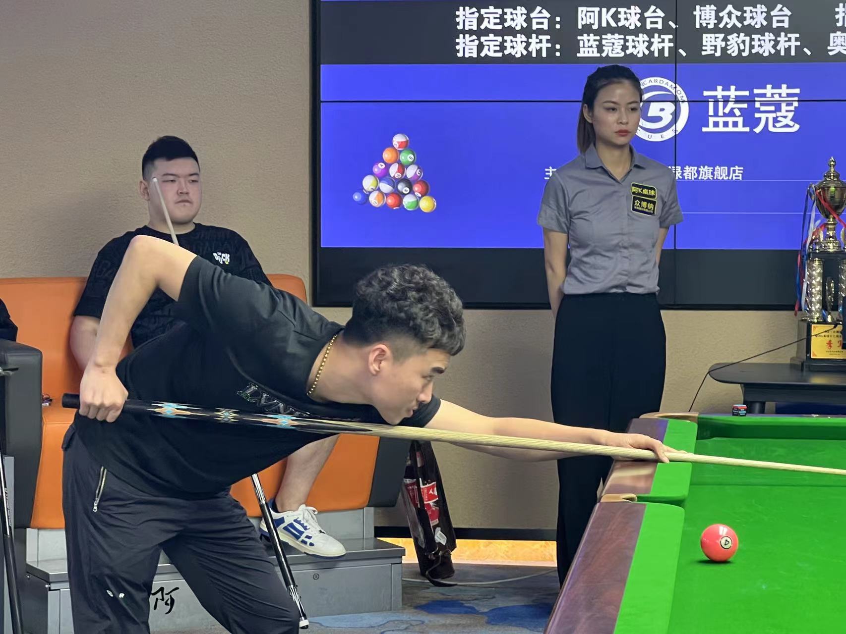 求詹姆斯的 求詹姆斯的